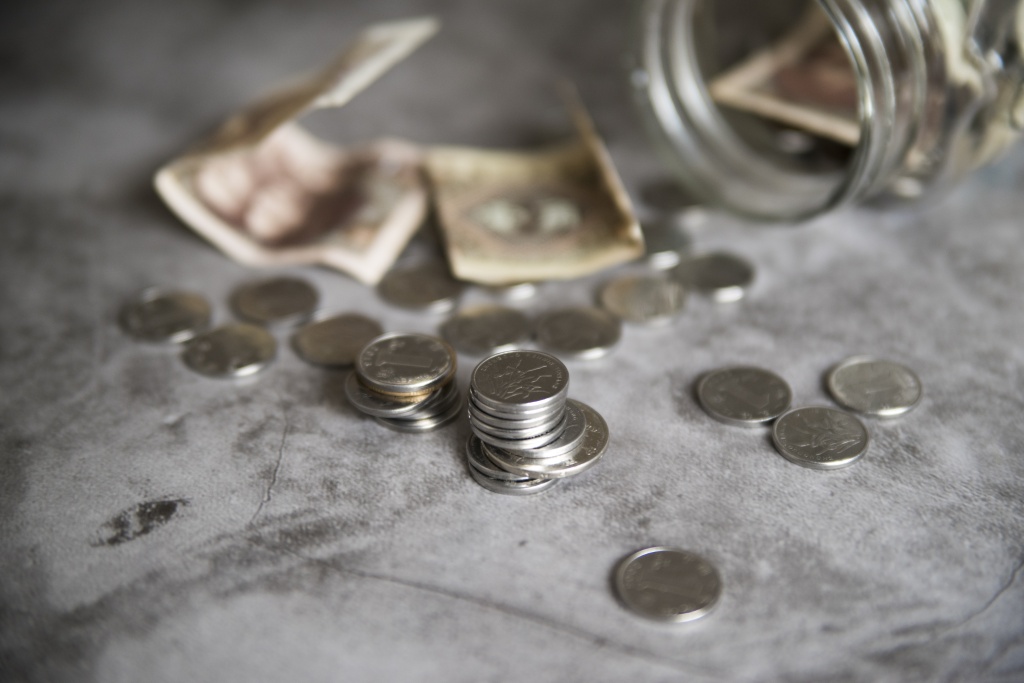 open-savings-jar.jpg деньги