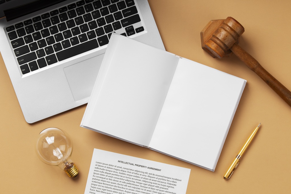 still-life-world-intellectual-property-day.jpg лампа
